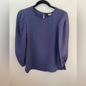 NWT DKNY 3/4 Ruched Sleeve Top. SIZE SMALL